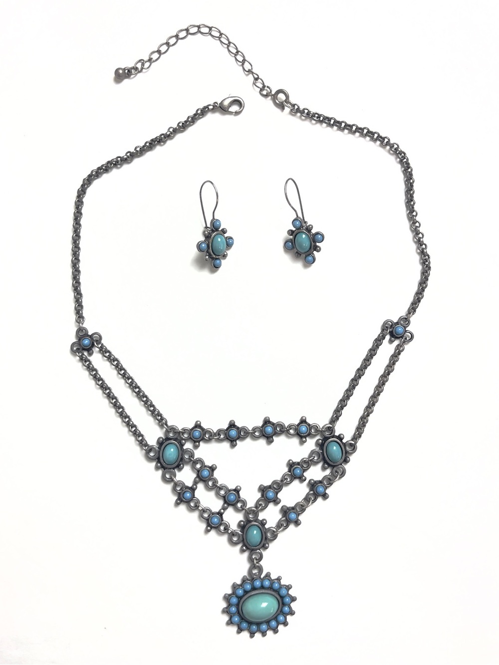 Avon Nina Ricci faux Turquoise Color Necklace and Earrings